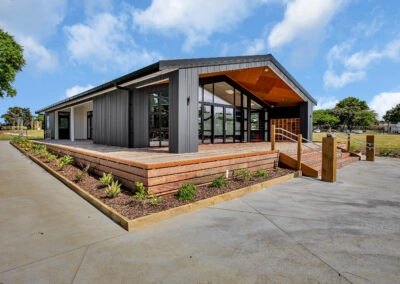 Te Whare Hikingia ngā Reorua